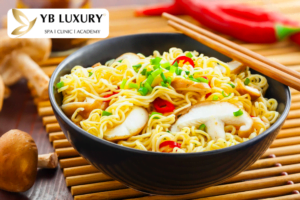 Ăn mì tôm có béo không? Cách ăn mì tôm không gây tăng cân