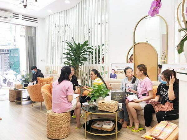 Viện thẩm mỹ YB Spa : Spa uy tín bạn nên đến tại TpHCM 24 Sự tận tâm tới từ đội ngũ nhân viên tại YB Spa