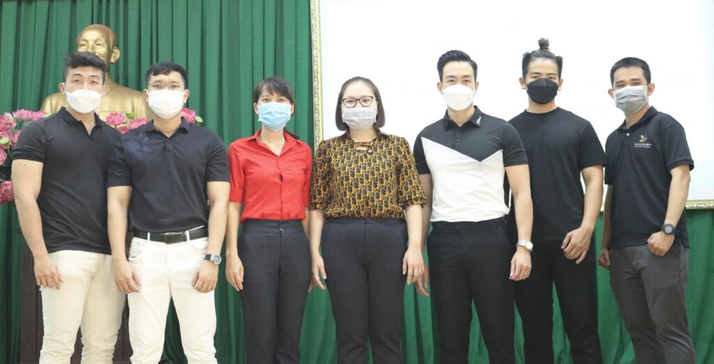 Viện thẩm mỹ YB Spa trao quà tại phường Linh Chiểu, tp Thủ Đức