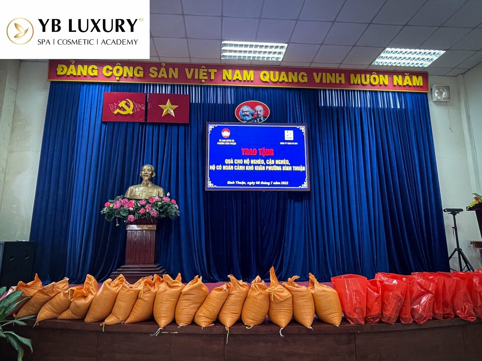 YB Spa trao yêu thương tới những mảnh đời khó khăn 20 Những món quà thiết thực và ý nghĩa của YB Spa