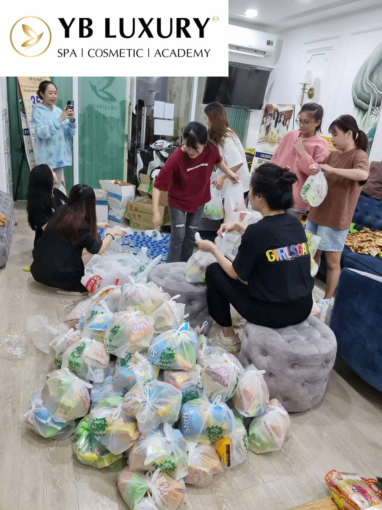 YB Spa chuẩn bị quà cho người vô gia cư nhân lễ Vu Lan