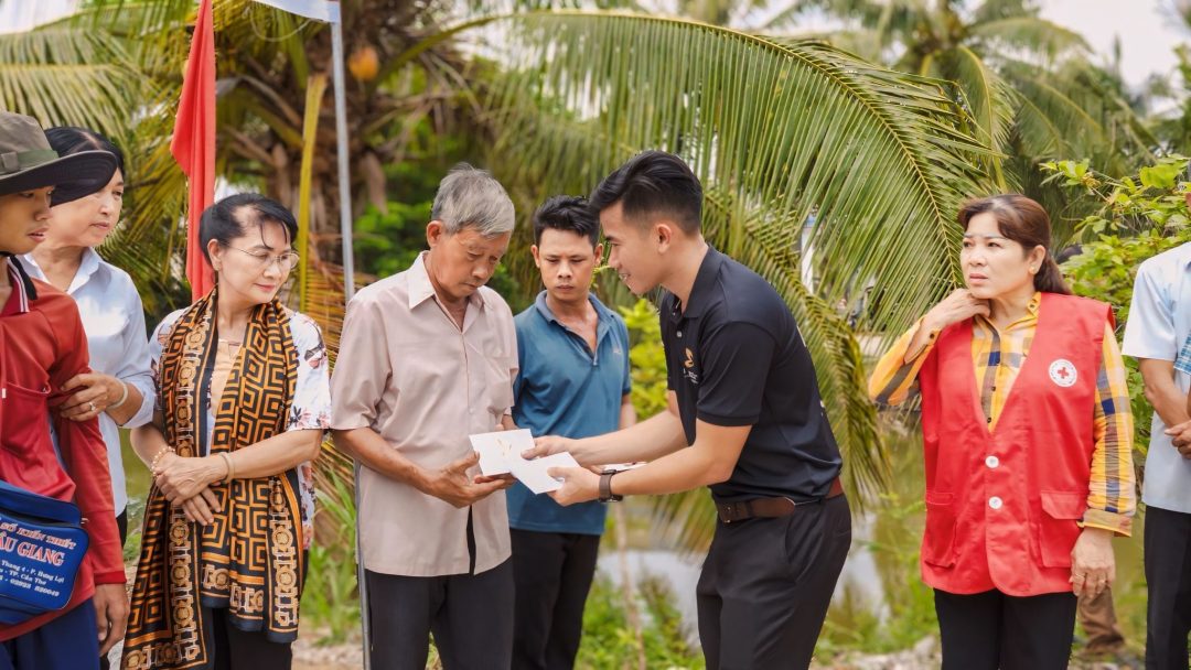 Lễ khánh thành cầu Cu Đinh tại Bến Tre được tài trợ bởi Viện Thẩm Mỹ YB Spa – Nối nhịp giao thương, trao gửi yêu thương