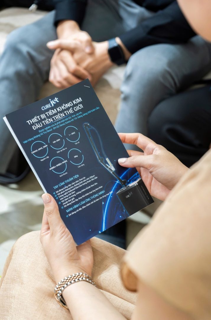 Viện Thẩm Mỹ YB Spa – Trải nghiệm Công nghệ Điều trị da đột phá từ Hàn Quốc với thiết bị tiêm không kim đầu tiên trên Thế Giới CUREJET