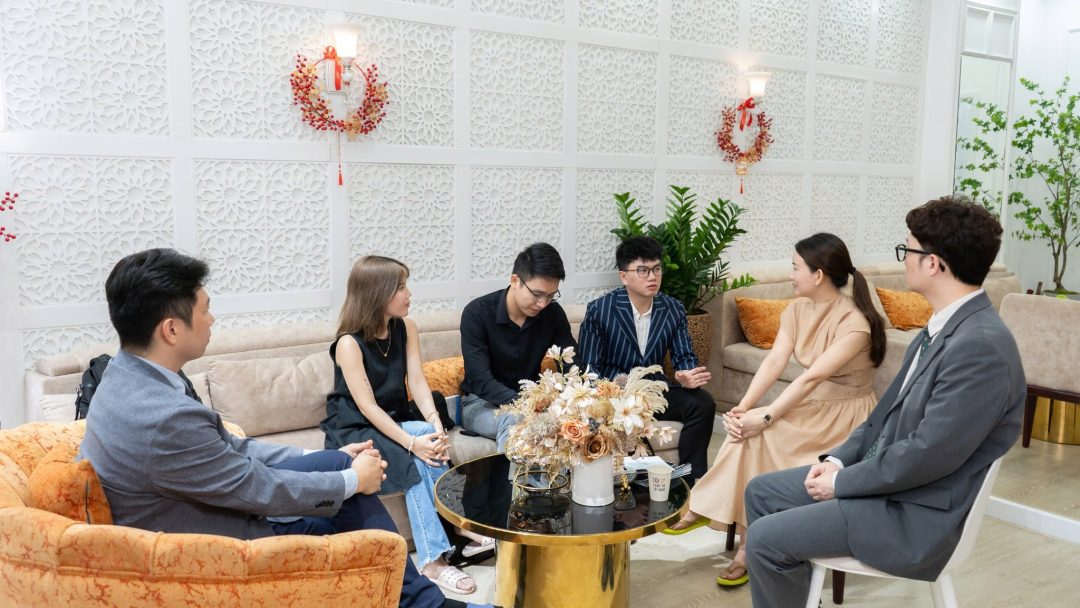 Viện Thẩm Mỹ YB Spa – Trải nghiệm Công nghệ Điều trị da đột phá từ Hàn Quốc với thiết bị tiêm không kim đầu tiên trên Thế Giới CUREJET