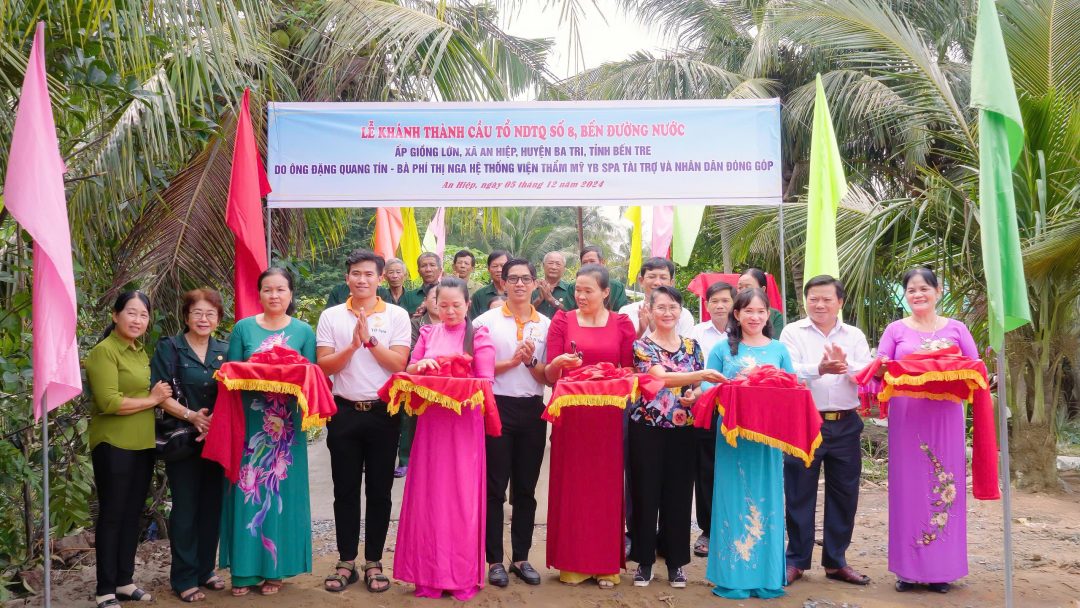 Lễ Khánh Thành Cầu Bến Đường Nước - Bến Tre Do Hệ Thống Viện Thẩm Mỹ YB Spa Tài Trợ 22 Lễ Khánh Thành Cầu Bến Đường Nước – Bến Tre Do Hệ Thống Viện Thẩm Mỹ YB Spa Tài Trợ