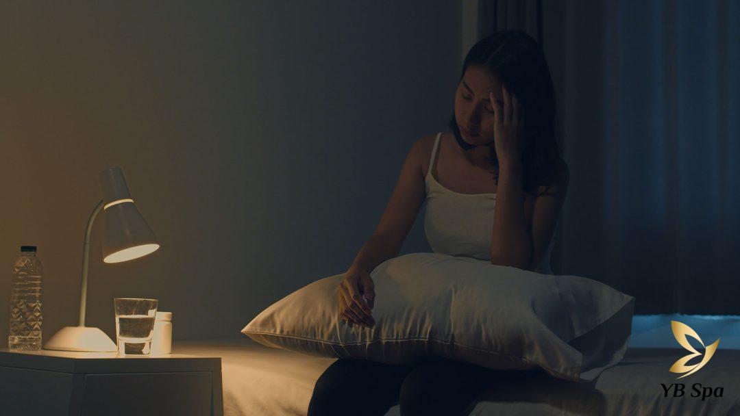 Ăn dưa hấu có nổi mụn không? Cách ăn dưa hấu không nổi mụn 25 Ăn dưa hấu dẫn đến việc đi tiểu đêm nhiều lần, làm gián đoạn giấc ngủ