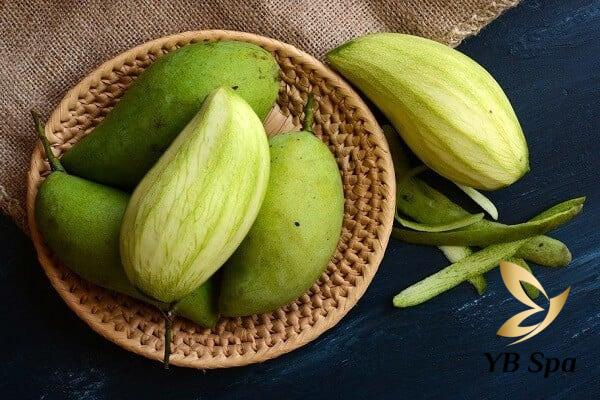 Ăn xoài có nổi mụn không? Ăn xoài như nào để không bị mụn 20 Xoài xanh có tính axit cao, dễ gây kích ứng dạ dày và nổi mụn.