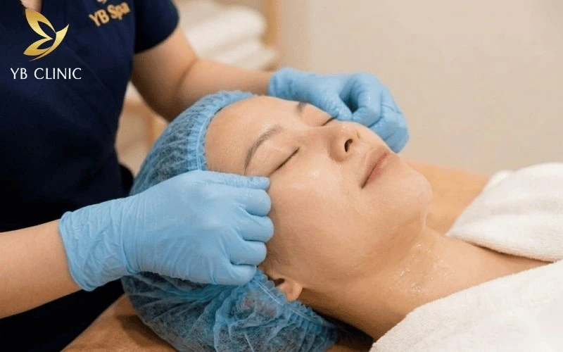 Bên cạnh các bài tập tại nhà, việc chăm sóc và nâng cơ mặt định kỳ tại YB Spa giúp duy trì trương lực cơ ổn định và ngăn ngừa lão hóa sớm.