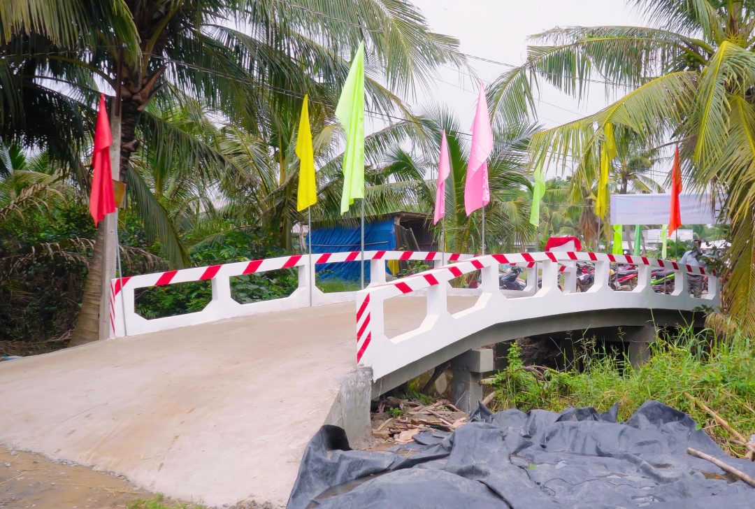 Lễ Khánh Thành Cầu Bến Đường Nước - Bến Tre Do Hệ Thống Viện Thẩm Mỹ YB Spa Tài Trợ 26 Lễ Khánh Thành Cầu Bến Đường Nước – Bến Tre Do Hệ Thống Viện Thẩm Mỹ YB Spa Tài Trợ