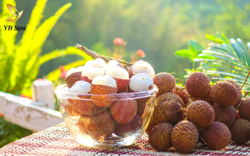 Trái cây cần tránh khi bị mụn - vải và nhãn