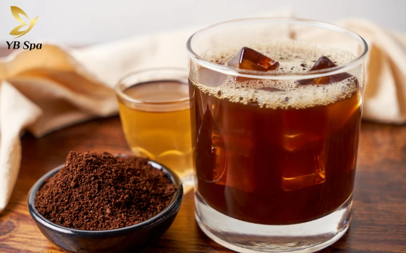 Bị sẹo lõm không nên ăn gì? Gợi ý chế độ dinh dưỡng từ chuyên gia 29 Đồ uống có cồn và caffeine