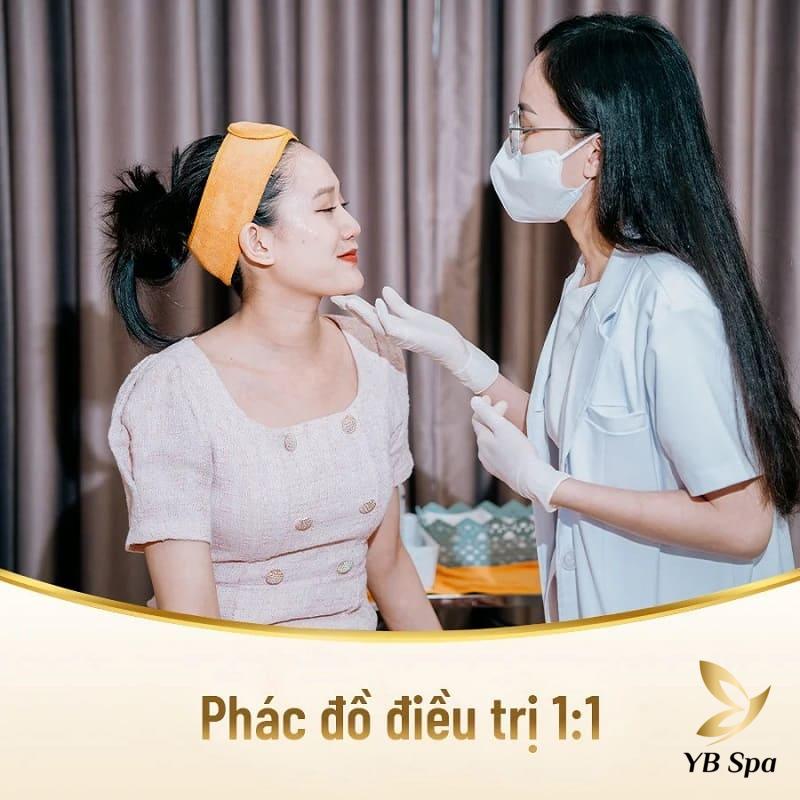 Soi da và lên phác đồ điều trị là bước cốt lõi để giúp chị em sở hữu một làn da đẹp mịn màng.