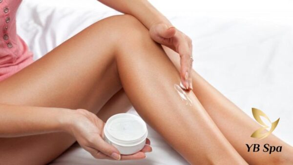 Dưỡng da đúng cách sau triệt lông giúp da mịn màng và săn chắc (Nguồn: Internet)