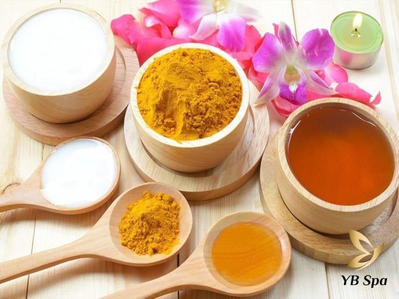 Tổng hợp 15 cách làm trắng da bằng mật ong tại nhà 42 Mật ong và tinh bột nghệ