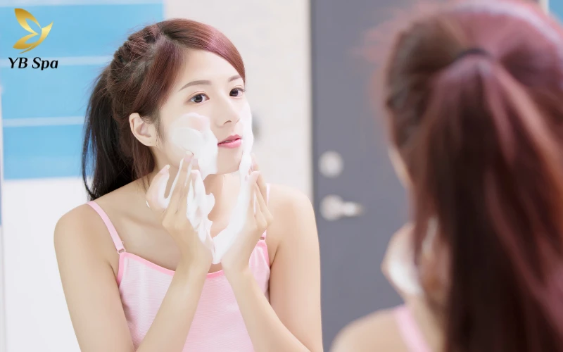 Quy trình 7 bước trị mụn ẩn cho da dầu tại nhà 14 cách trị mụn ẩn cho da dầu - Sạch sâu nhưng không khô ráp chính là chìa khóa để giữ cho làn da dầu luôn trong trạng thái ổn định và khỏe mạnh.