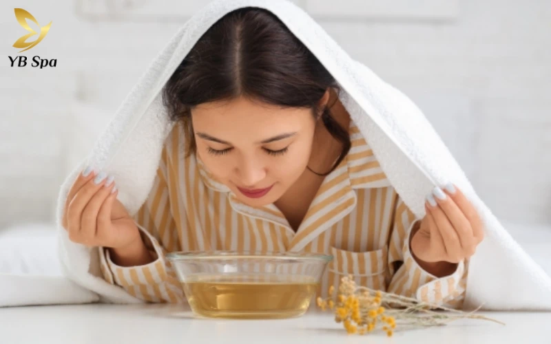 Quy trình 7 bước trị mụn ẩn cho da dầu tại nhà 16 Chỉ với 5-7 phút xông mặt, làn da sẽ được "mở đường" để giải phóng các bít tắc và bã nhờn tích tụ lâu ngày.