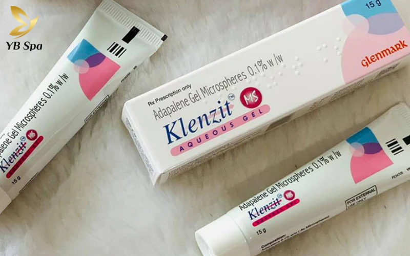 15+ Cách trị mụn ẩn tuổi dậy thì hiệu quả, chuẩn y khoa giúp da láng mịn 13 Adapalene hỗ trợ giải phóng bít tắc lỗ chân lông, giúp làn da dần lấy lại vẻ mịn màng và sạch mụn từ sâu bên trong.