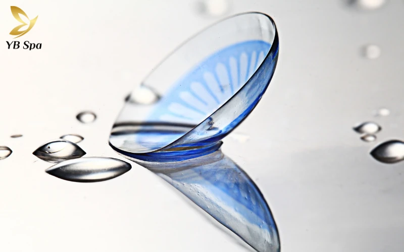 Tránh sử dụng kính áp tròng