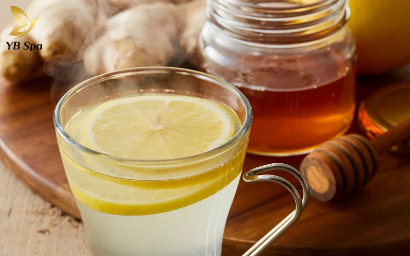 Dùng nước chanh và mật ong trị mụn thịt quanh mắt