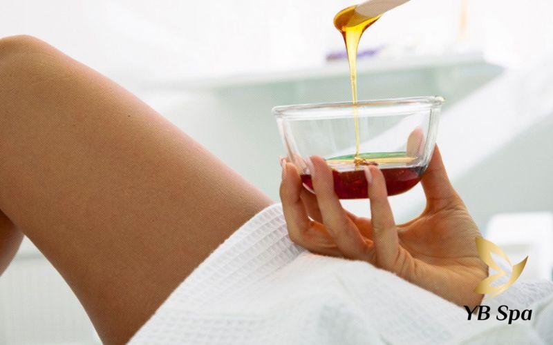 Những cách triệt lông bụng vĩnh viễn tại nhà an toàn, hiệu quả 19 Triệt lông bằng cách sử dụng wax lạnh