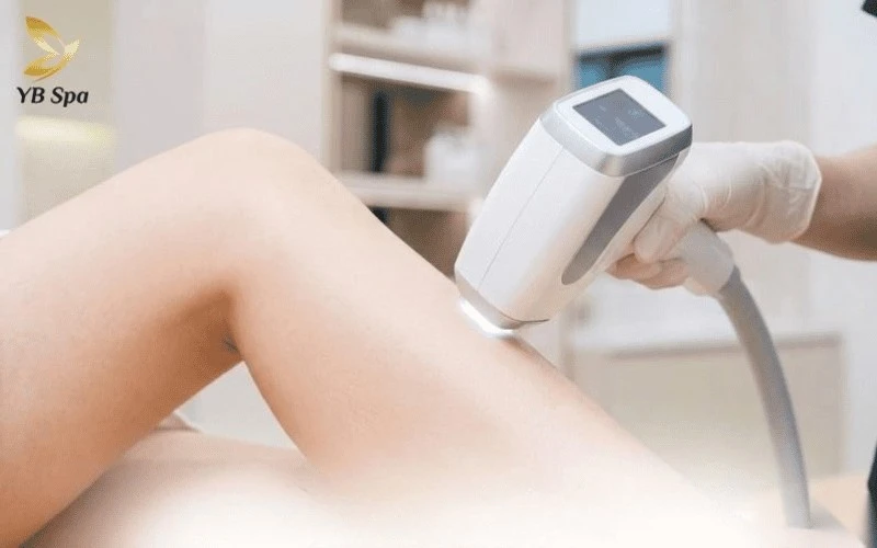 10 Cách Triệt Lông Chân Tại Nhà Cho Nữ Hiệu Quả 8 Máy triệt lông mini IPL sử dụng ánh sáng cường độ cao để ức chế nang lông hiệu quả.