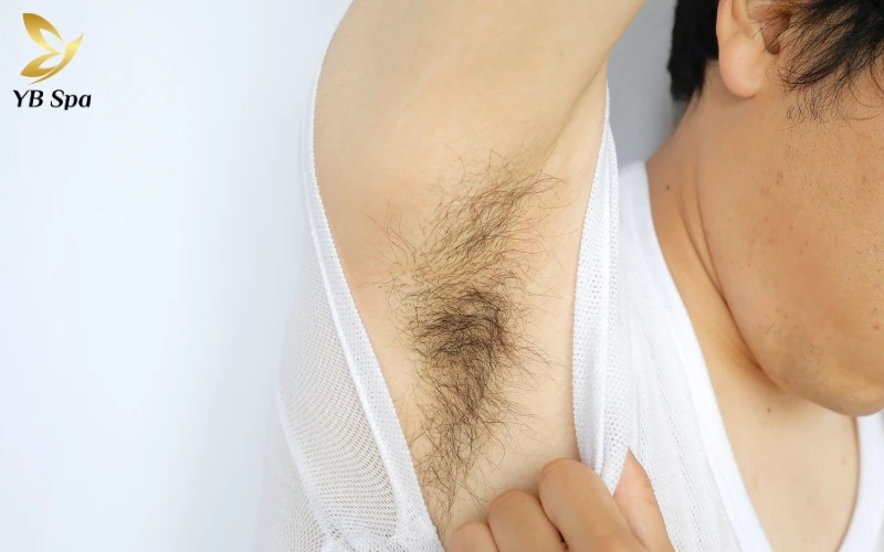 Cách cạo lông nách an toàn không thâm, không ngứa 13 Lông nách đóng vai trò như một "lớp đệm" tự nhiên giúp giảm thiểu ma sát giữa cánh tay và cơ thể, bảo vệ da khỏi kích ứng khi vận động