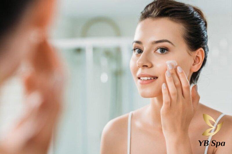 Chăm Sóc Da Sau Meso: Bí Quyết Sở Hữu Làn Da Hoàn Hảo 6 Sử dụng kem dưỡng ẩm thường xuyên (Nguồn: Internet)
