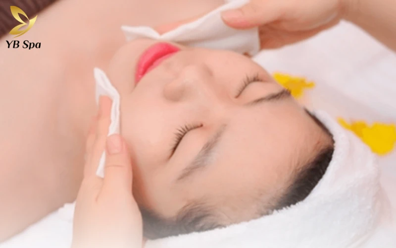 Làn da sạch sâu ngay từ bước đầu tiên là điều kiện tiên quyết để các hoạt chất điều trị thẩm thấu tối đa