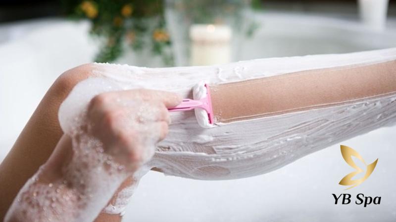 Có nên triệt lông chân? Lông chân có tác dụng gì? 24 sử dụng dao cạo lông cần kết hợp với kem chuyên dụng
