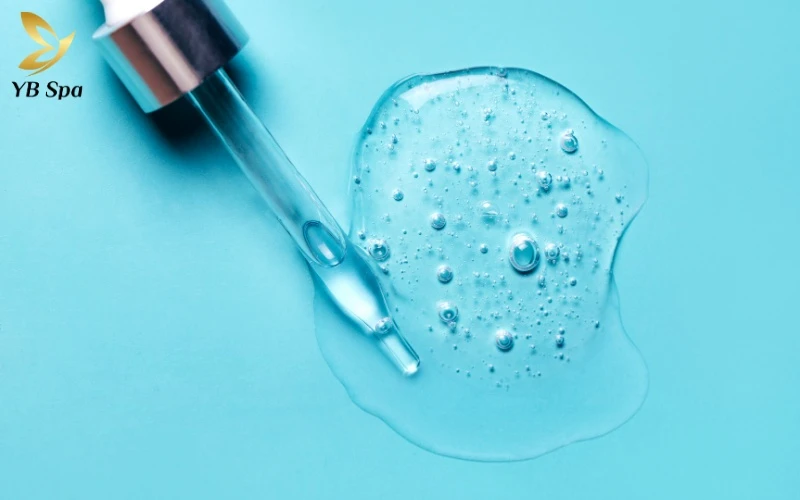 Với khả năng giữ nước gấp 1000 lần trọng lượng, HA là thành phần cốt lõi để tái tạo độ ẩm sâu cho ma trận ngoại bào