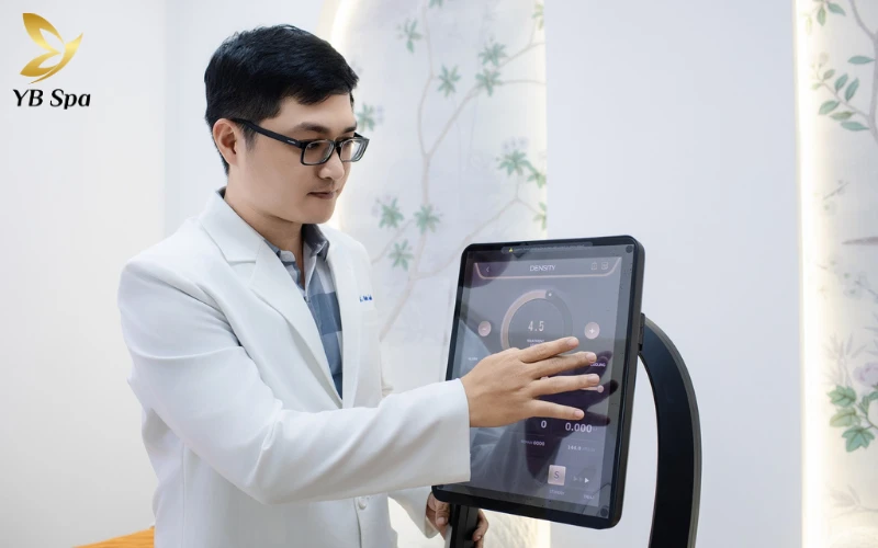 Trải nghiệm quy trình 6 bước chuẩn y khoa tại YB Spa, giúp bạn đánh thức thanh xuân với sức mạnh đột phá từ công nghệ Density RF