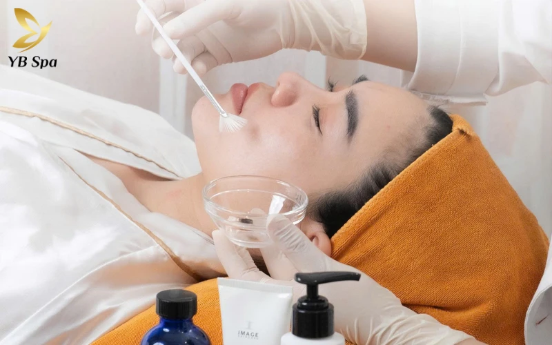 Da mặt đột nhiên nổi nhiều mụn - Nguyên nhân và giải pháp điều trị 34 Can thiệp chuyên sâu tại các cơ sở uy tín