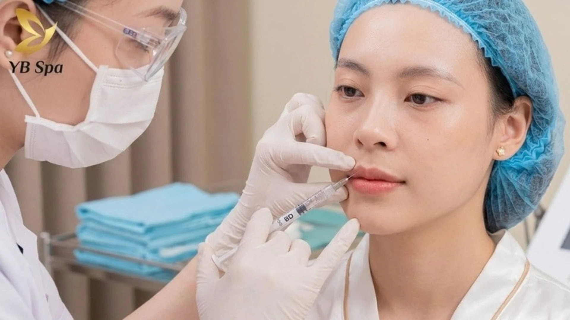 Có thể lựa chọn tiêm filler hoặc phẫu thuật để thay đổi cấu trúc môi.