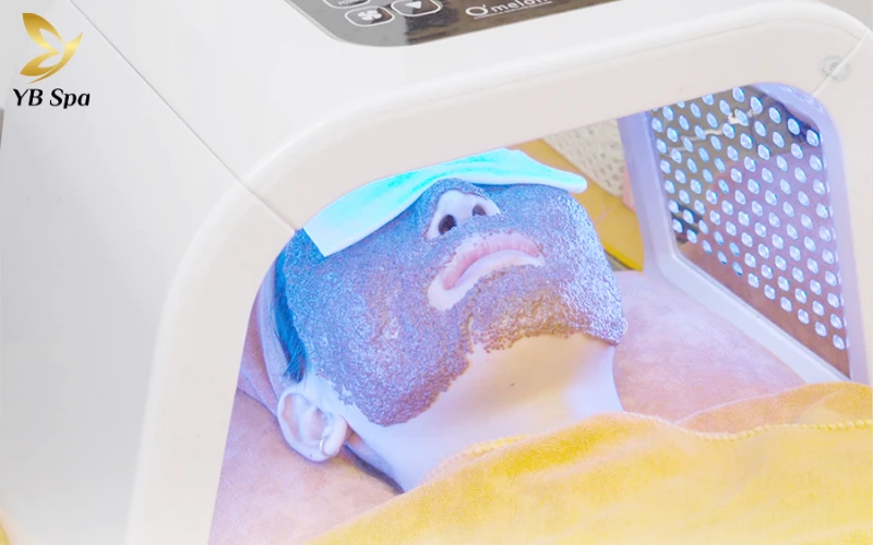 Nặn mụn kết hợp chăm sóc da chuyên sâu