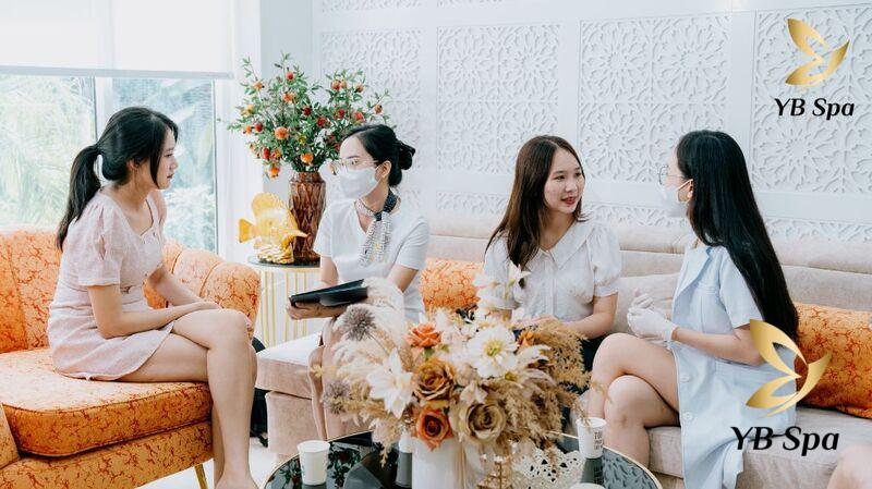 Top 10 Địa Chỉ Triệt Lông Body Uy Tín TPHCM 26 Spa có đội ngũ nhân viên tư vấn và thực hiện chuyên nghiệp, nhiệt tình, thân thiện (Nguồn: YB Spa)