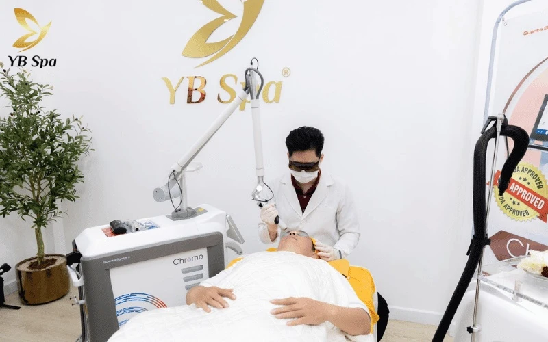 Dù giá mỗi buổi cao hơn, nhưng tổng chi phí cả liệu trình Laser Chrome lại cực kỳ tối ưu nhờ số lần thực hiện ít