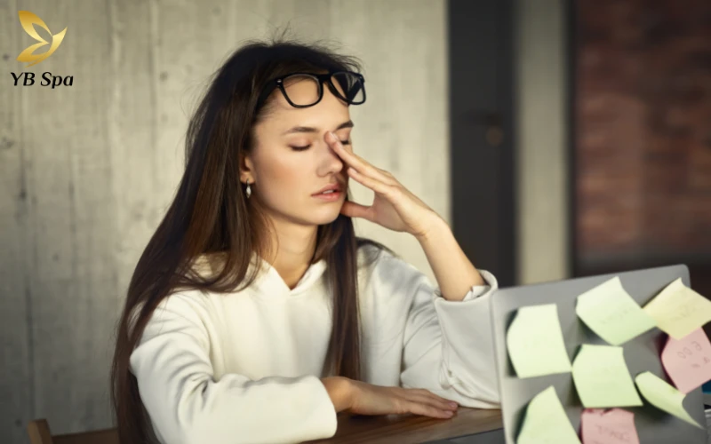 Thói quen sinh hoạt thiếu khoa học dễ gây mụn