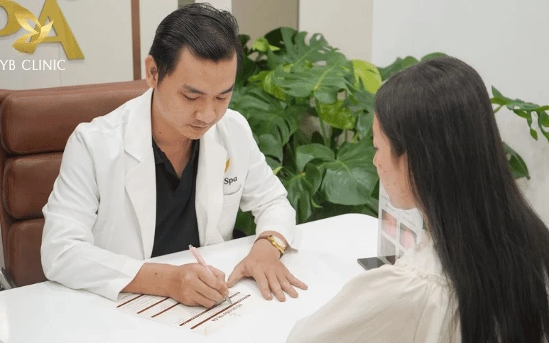 Liệu Trình Triệt Lông Gáy Gồm Bao Nhiêu Buổi Và Giá Bao Nhiêu 11 Tư vấn trước khi triệt lông gáy giúp đánh giá tình trạng da, mật độ lông và lựa chọn thông số năng lượng phù hợp cho từng khách hàng.