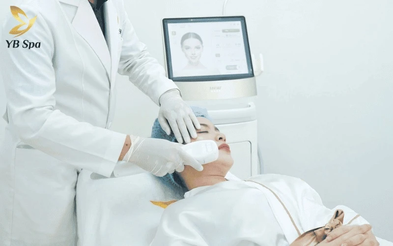 Tay nghề bác sĩ am hiểu sâu về giải phẫu khuôn mặt là yếu tố then chốt giúp quy trình LinearZ đạt hiệu quả trẻ hóa tối ưu và an toàn