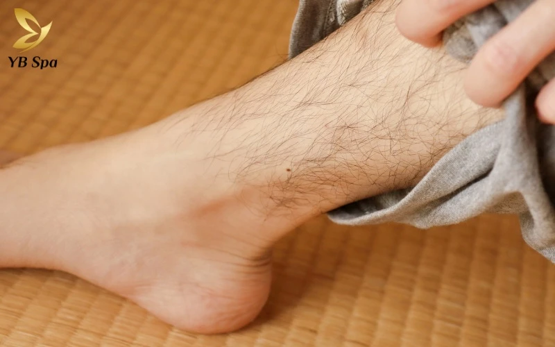 Lông chân rụng theo chu kỳ là cơ chế sinh học hoàn toàn tự nhiên giúp làm mới nang lông và tái tạo làn da của bạn