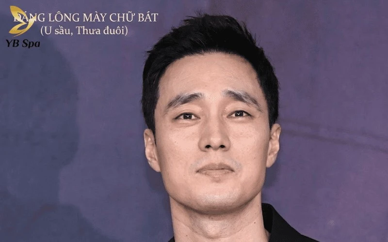 Lông mày chữ Bát, hay còn gọi là Bát Tự Mi (八字眉), là một dáng mày đặc thù với cấu trúc đuôi rủ xuống độc đáo trong nhân tướng học