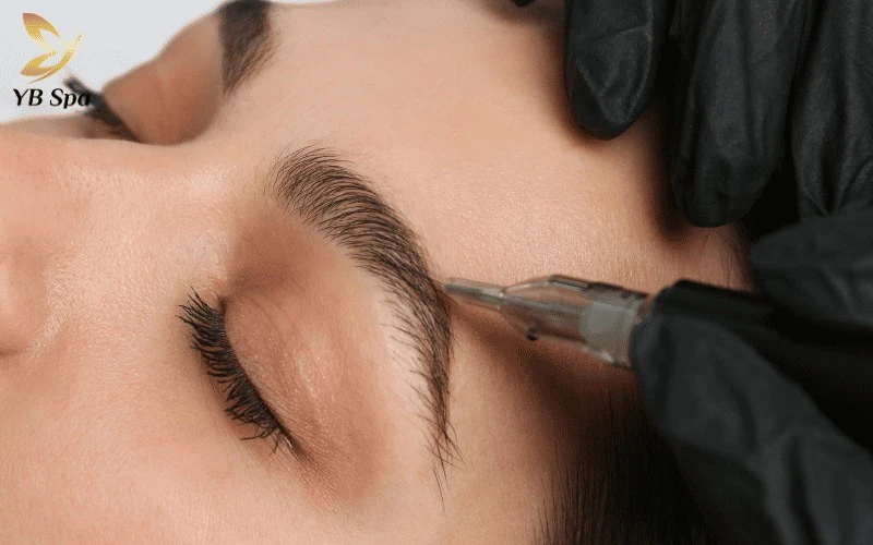 YB Spa ứng dụng kỹ thuật Hairstrokes và phun mày Ombre kết hợp mực hữu cơ cao cấp để tạo nên đôi mày rồng sắc nét, bền màu và an toàn tuyệt đối