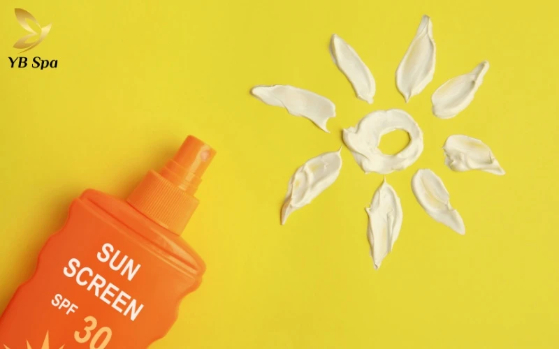 Lông trắng mọc trên mặt là gì? Nguyên nhân và cách xử lý 14 Tia UV là kẻ thù số một của tế bào sắc tố, vì vậy đừng bao giờ bỏ qua bước thoa kem chống nắng để bảo vệ làn da toàn diện