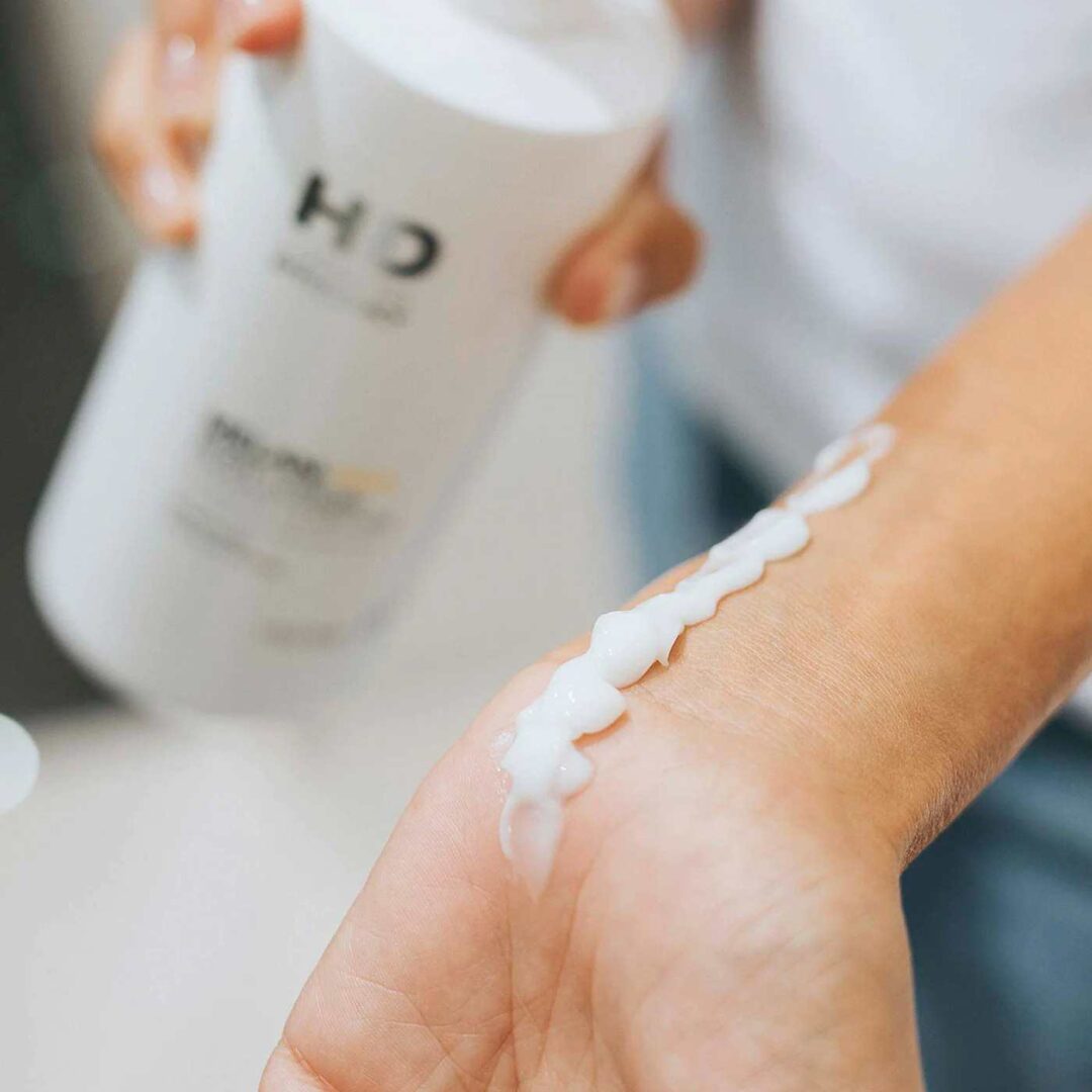 LOTION DƯỠNG DA BODY HD MELAN TXA 18 lotion duong da body hd melan txa 2