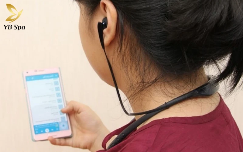 Mọc Mụn Ở Tai Đau Nhức: Nguyên Nhân và Cách Xử Lý 22 Thói quen sử dụng tai nghe gây Mọc Mụn Ở Tai Đau Nhức