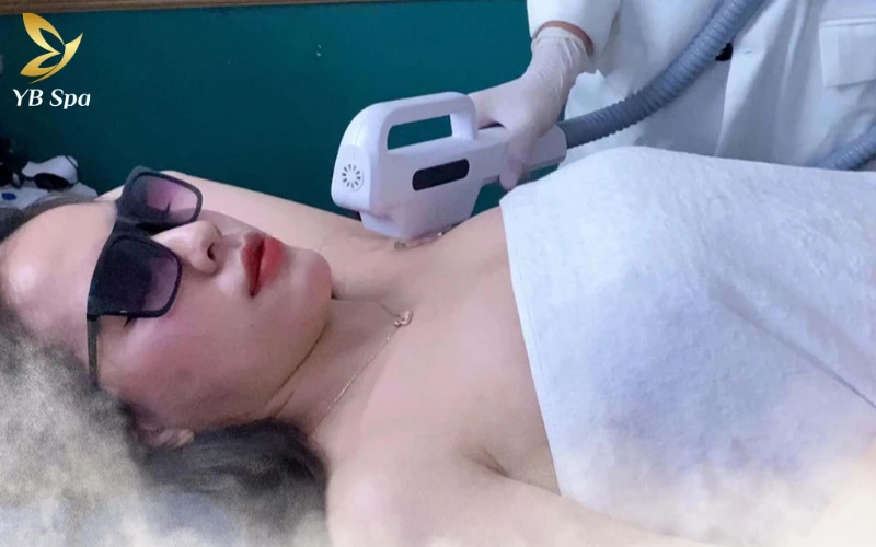 Đầu tư vào công nghệ triệt lông hiện đại là cách tốt nhất để bạn tiết kiệm thời gian và sớm sở hữu làn da dưới cánh tay mịn màng