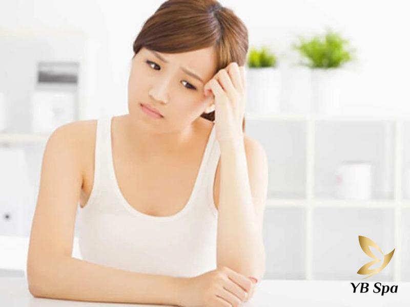 Mụn đầu trắng là gì? Nguyên nhân, dấu hiệu và cách điều trị 20 Khi mang thai, lượng hormone progesterone tăng cao, kích thích sản xuất dầu trên da.