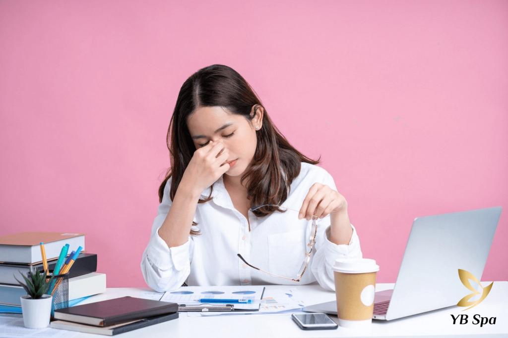 Mụn thịt ở mũi là gì? Nguyên nhân và cách điều trị hiệu quả 19 Biến động hormone tác động mạnh đến da và làm tăng khả năng hình thành mụn thịt.