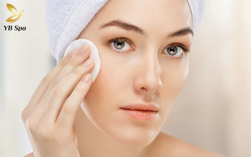 Rửa Sạch Da Bằng Dung Dịch Dịu Nhẹ