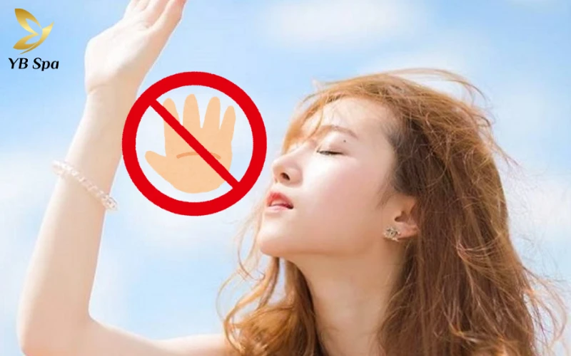 Tránh Ánh Nắng Trực Tiếp